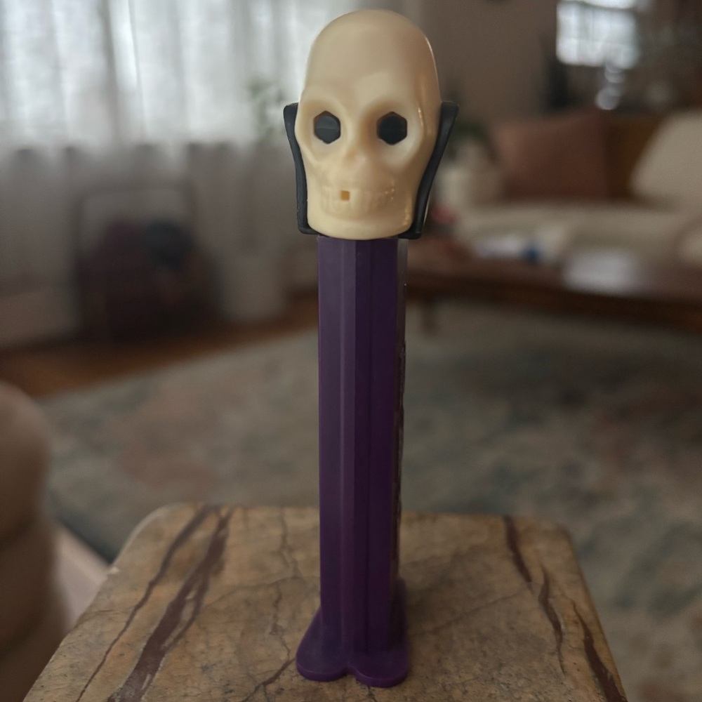 Vintage 1971 rare PEZ Skull